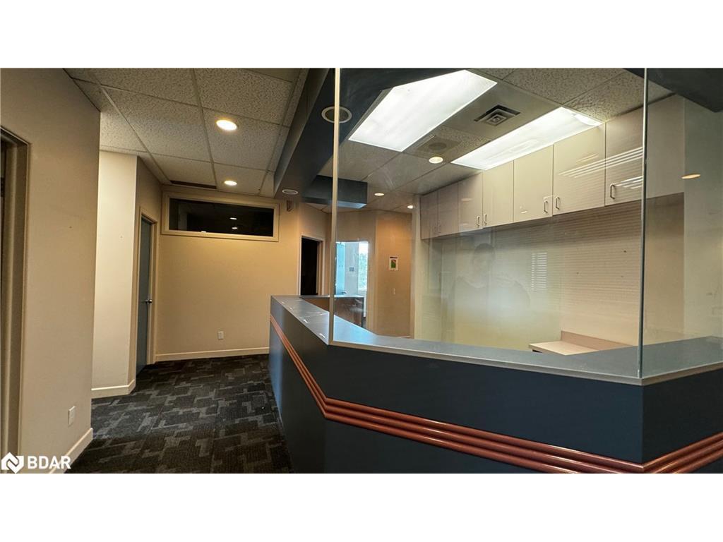 









190


Cundles

Road East, 203,
Barrie,




ON
L4M 4S5

