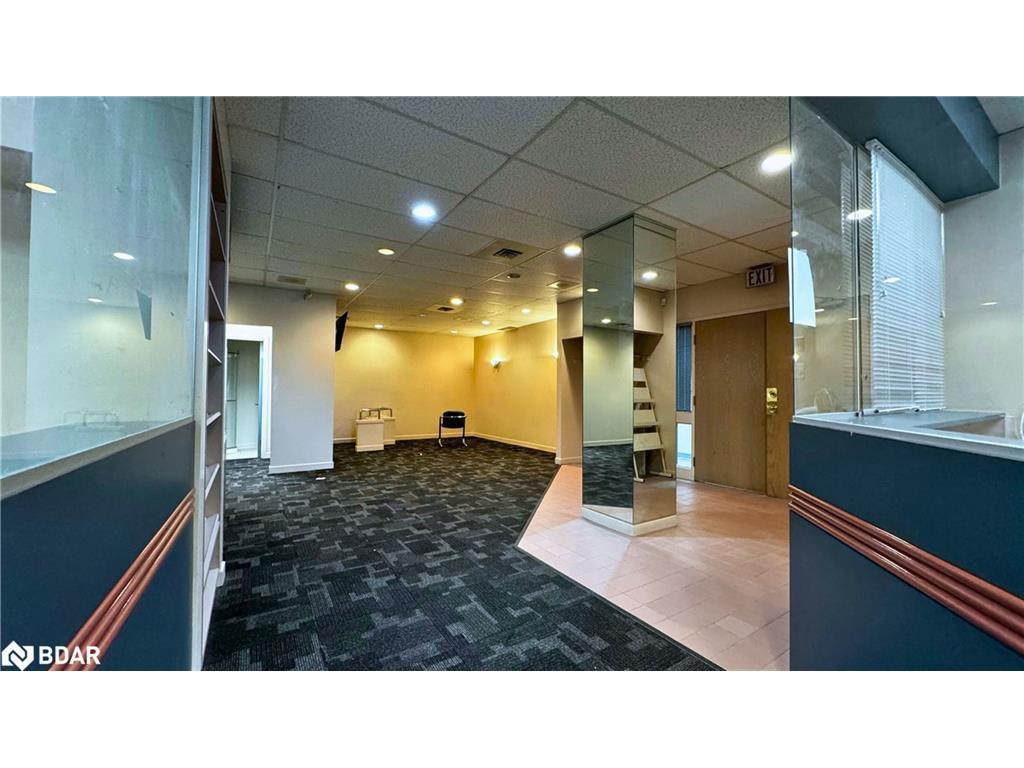 









190


Cundles

Road East, 203,
Barrie,




ON
L4M 4S5

