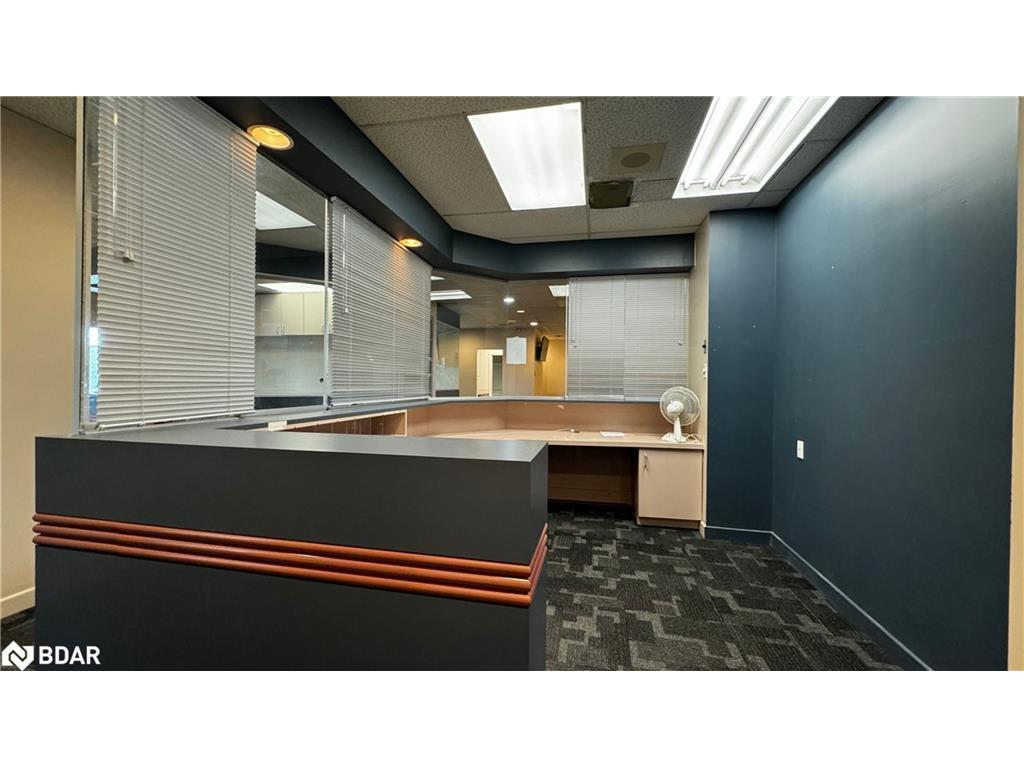 









190


Cundles

Road East, 203,
Barrie,




ON
L4M 4S5

