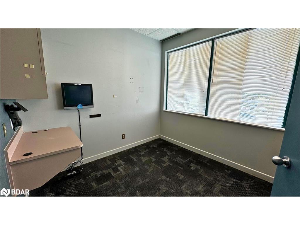









190


Cundles

Road East, 203,
Barrie,




ON
L4M 4S5

