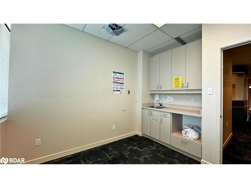 









190


Cundles

Road East, 203,
Barrie,




ON
L4M 4S5

