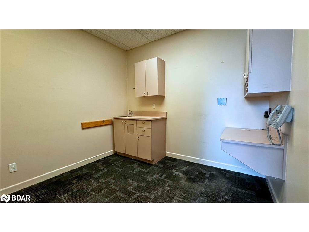 









190


Cundles

Road East, 203,
Barrie,




ON
L4M 4S5

