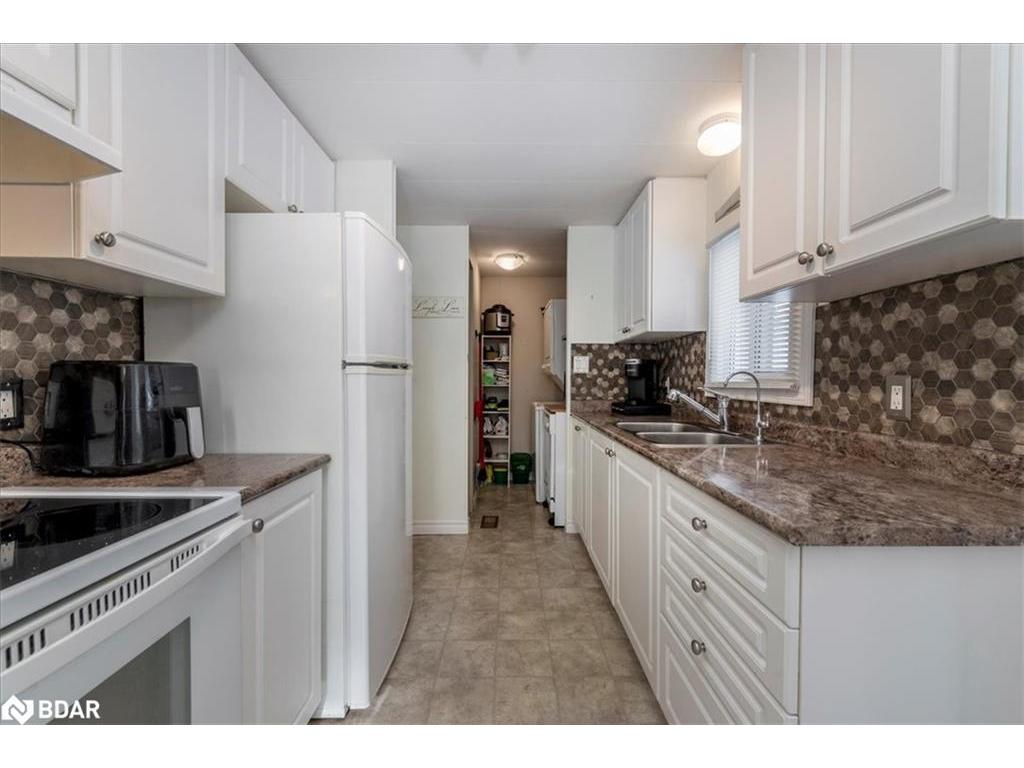 









18


Hawthorne

Drive,
Innisfil,




ON
L9S 1P7


