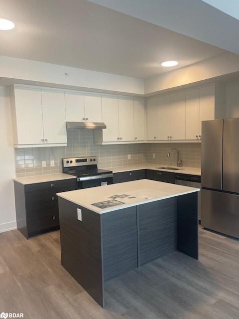 









19B


West

Street, 207,
Fenelon Falls,




ON
K0M 1N9

