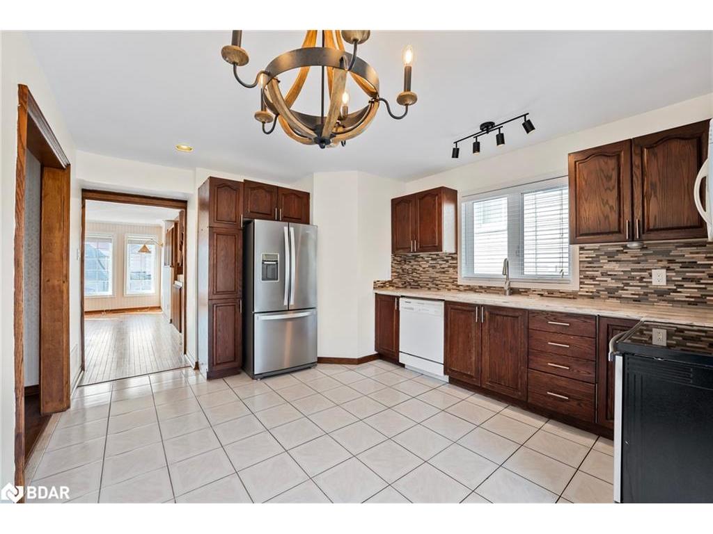 









36


Kempenfelt

Drive,
Barrie,




ON
L4M 1B9

