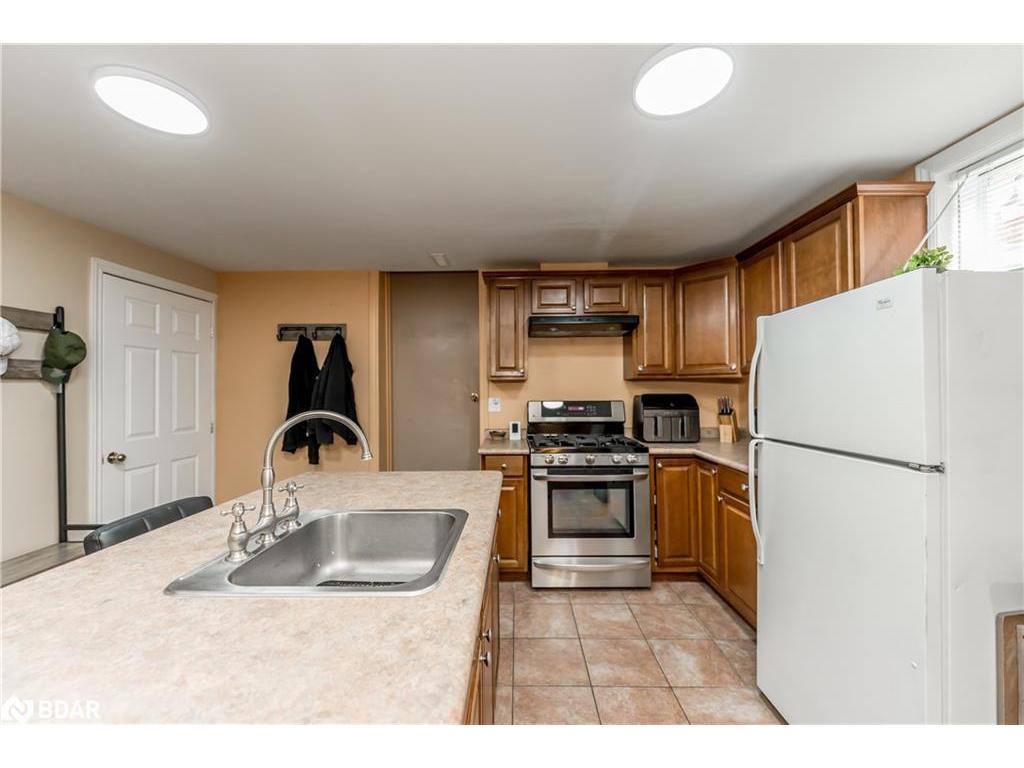 









91


Irwin

Drive,
Barrie,




ON
L4N 7A9

