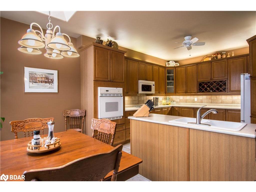 









47


Birkhall

Place,
Barrie,




ON
L4N 0K5

