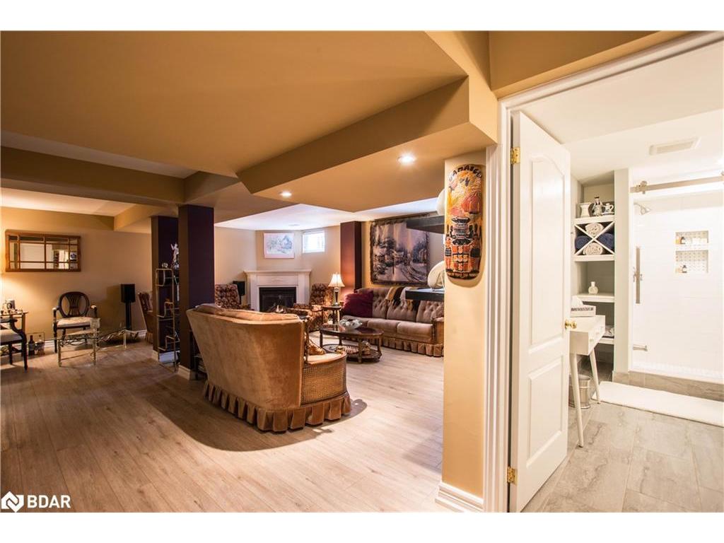 









47


Birkhall

Place,
Barrie,




ON
L4N 0K5


