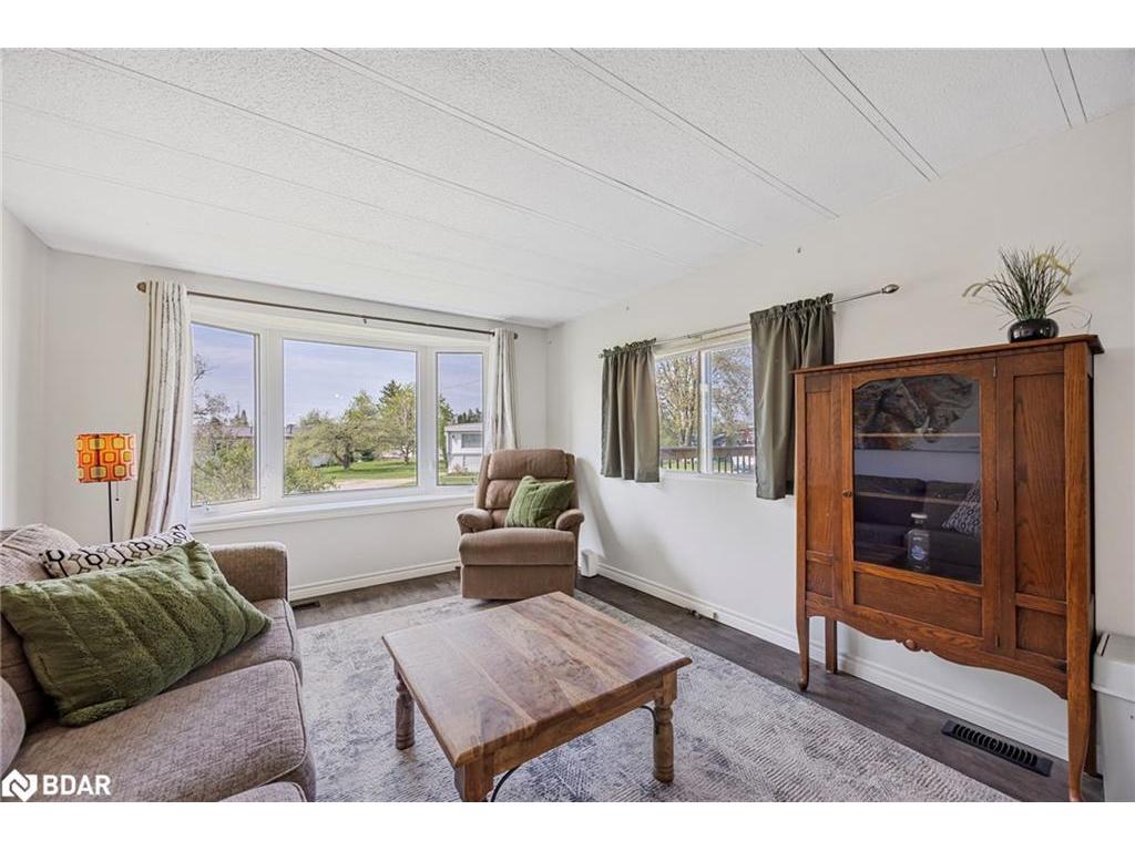 









17


Balantrae

Drive,
Oro-Medonte,




ON
L3V 0P9

