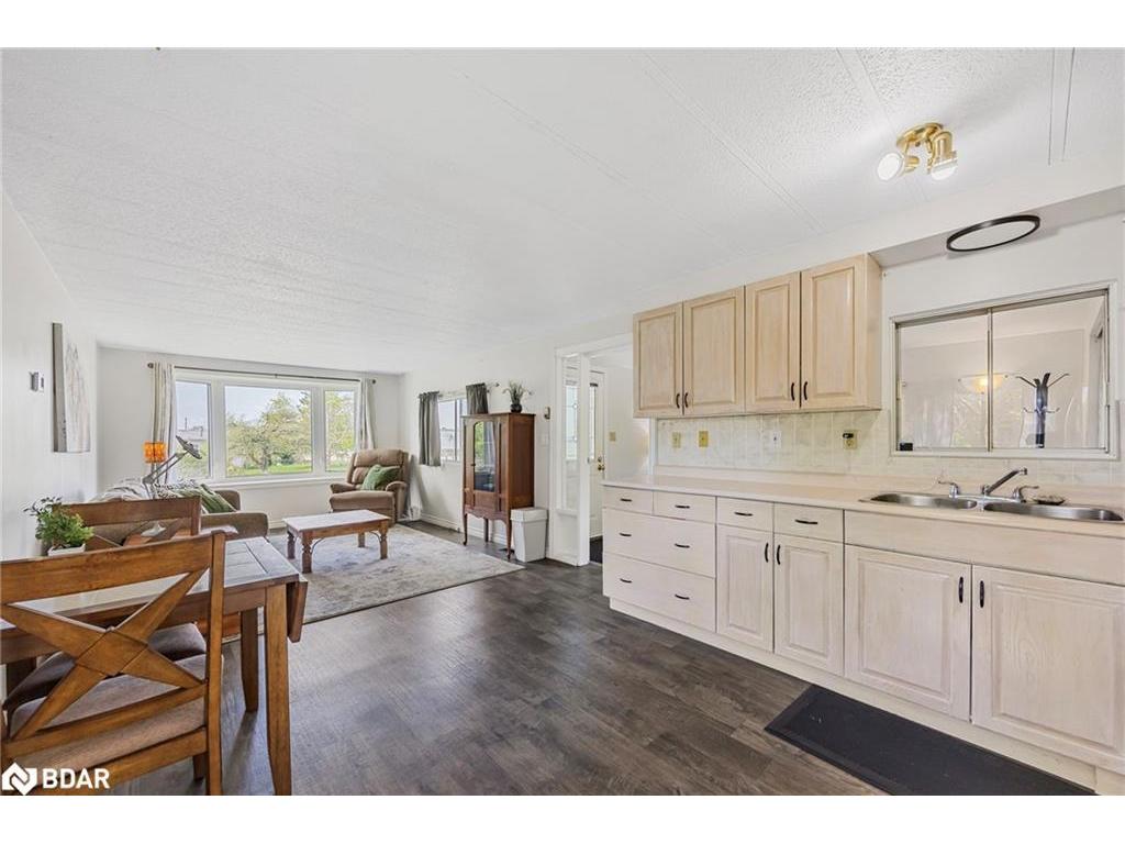 









17


Balantrae

Drive,
Oro-Medonte,




ON
L3V 0P9

