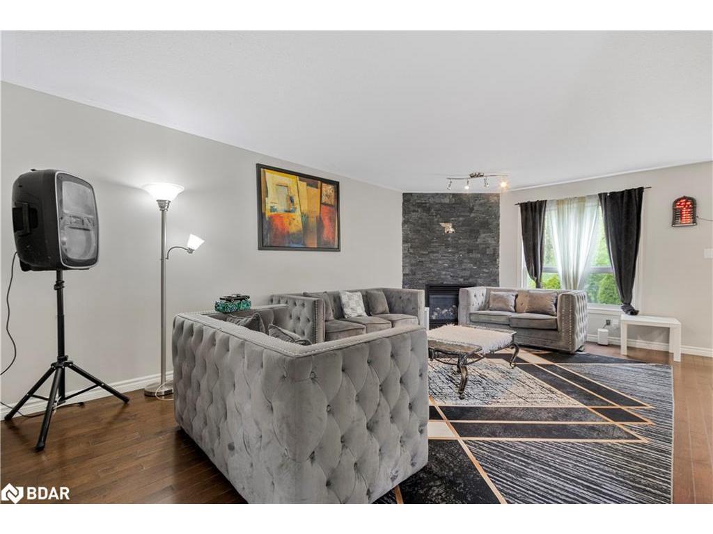 









1162


Smither

Road,
London,




ON
N6G 5R8

