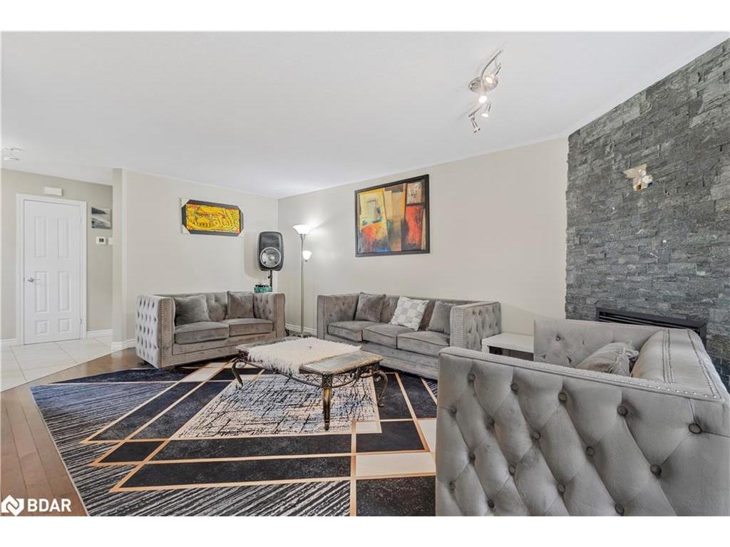 









1162


Smither

Road,
London,




ON
N6G 5R8

