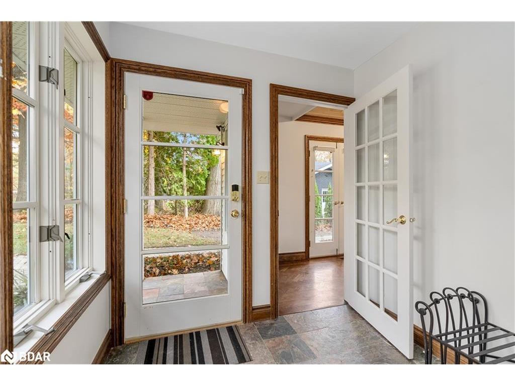 









23


Barrie

Terrace,
Oro-Medonte,




ON
L4M 1E8

