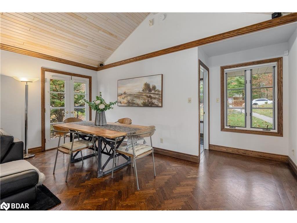 









23


Barrie

Terrace,
Oro-Medonte,




ON
L4M 1E8

