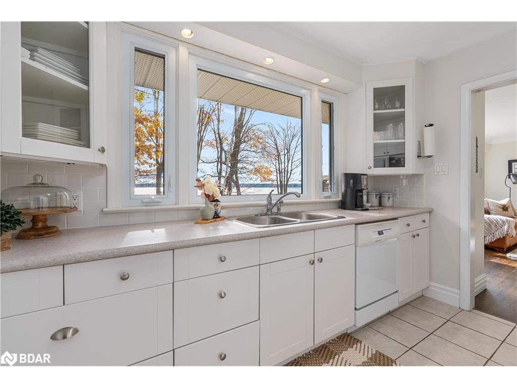 









23


Barrie

Terrace,
Oro-Medonte,




ON
L4M 1E8

