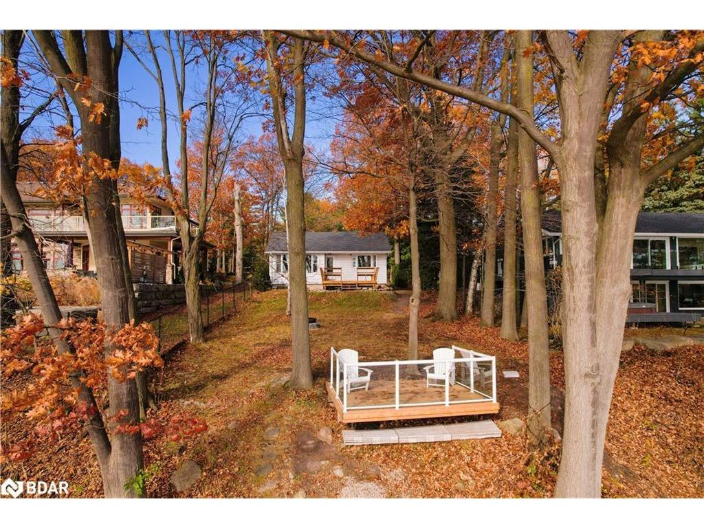 









23


Barrie

Terrace,
Oro-Medonte,




ON
L4M 1E8

