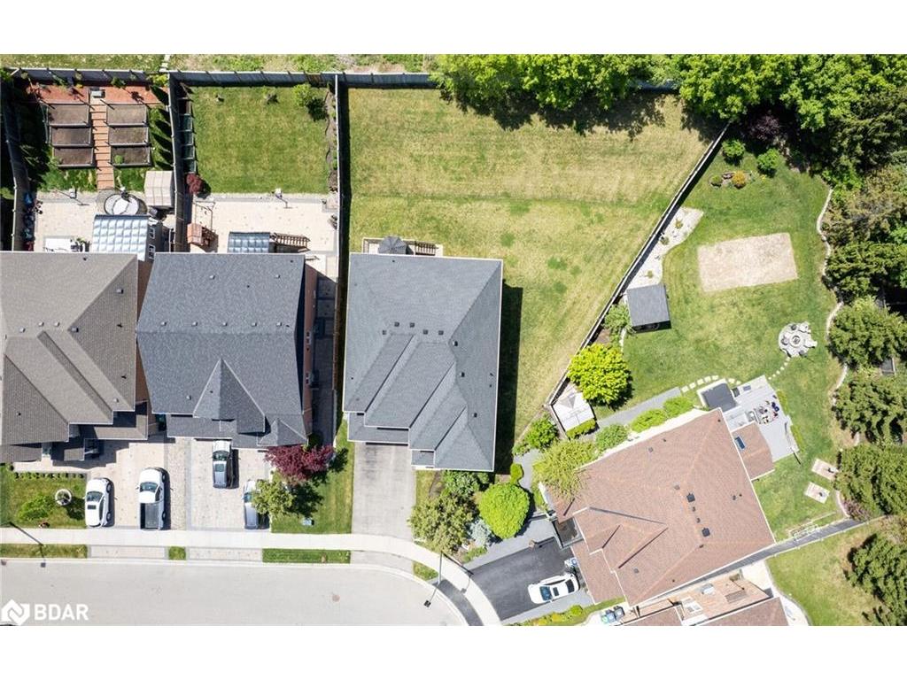 









6


Xavier

Court,
Brampton,




ON
L6Y 5S1

