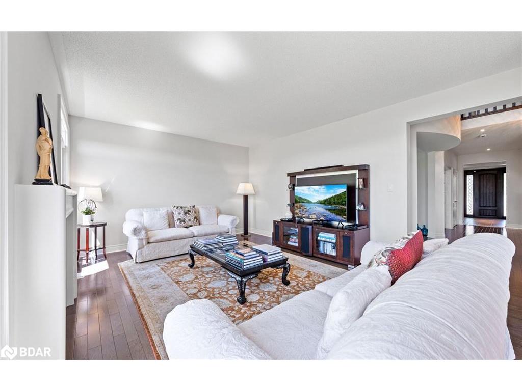 









6


Xavier

Court,
Brampton,




ON
L6Y 5S1

