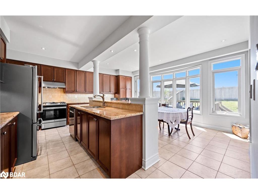 









6


Xavier

Court,
Brampton,




ON
L6Y 5S1


