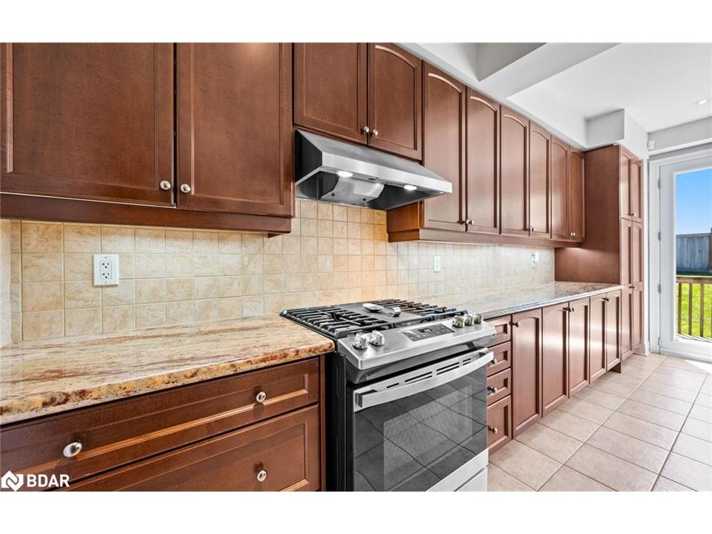 









6


Xavier

Court,
Brampton,




ON
L6Y 5S1

