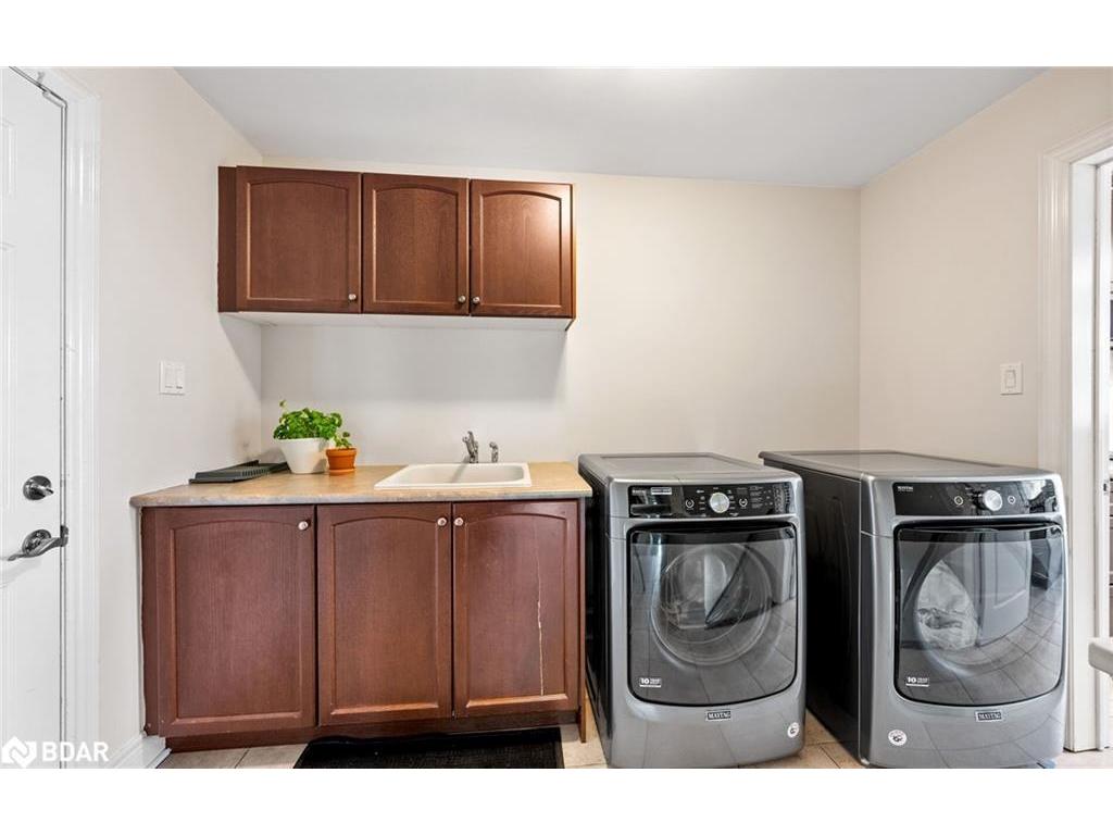 









6


Xavier

Court,
Brampton,




ON
L6Y 5S1

