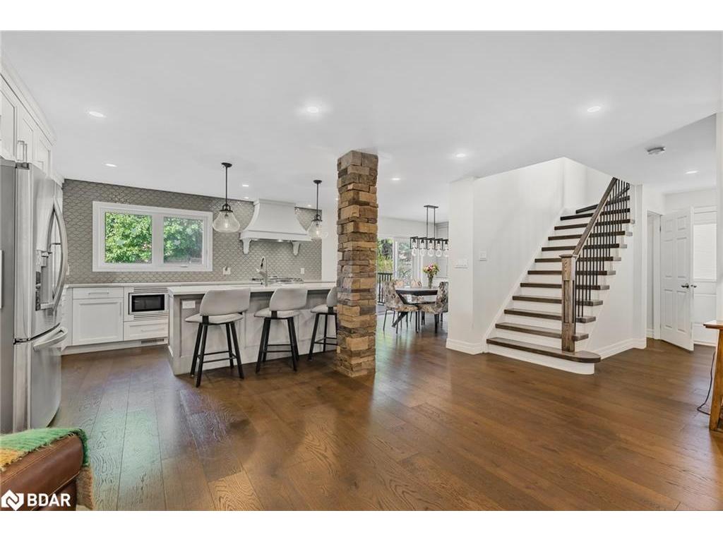 









32


Falling Brook

Drive,
Barrie,




ON
L4N 7E9

