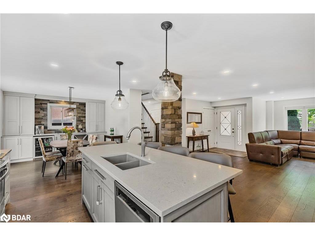 









32


Falling Brook

Drive,
Barrie,




ON
L4N 7E9

