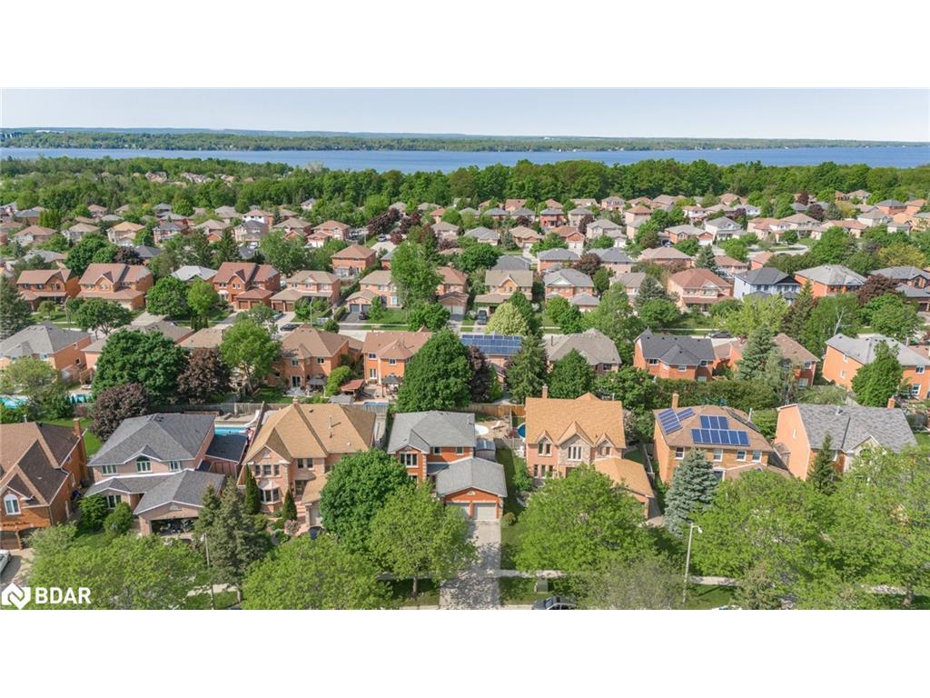 









32


Falling Brook

Drive,
Barrie,




ON
L4N 7E9

