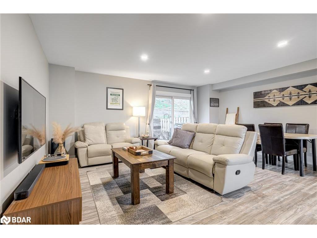 









135


Chalmers

Street, 21,
Cambridge,




ON
N1R 6M2

