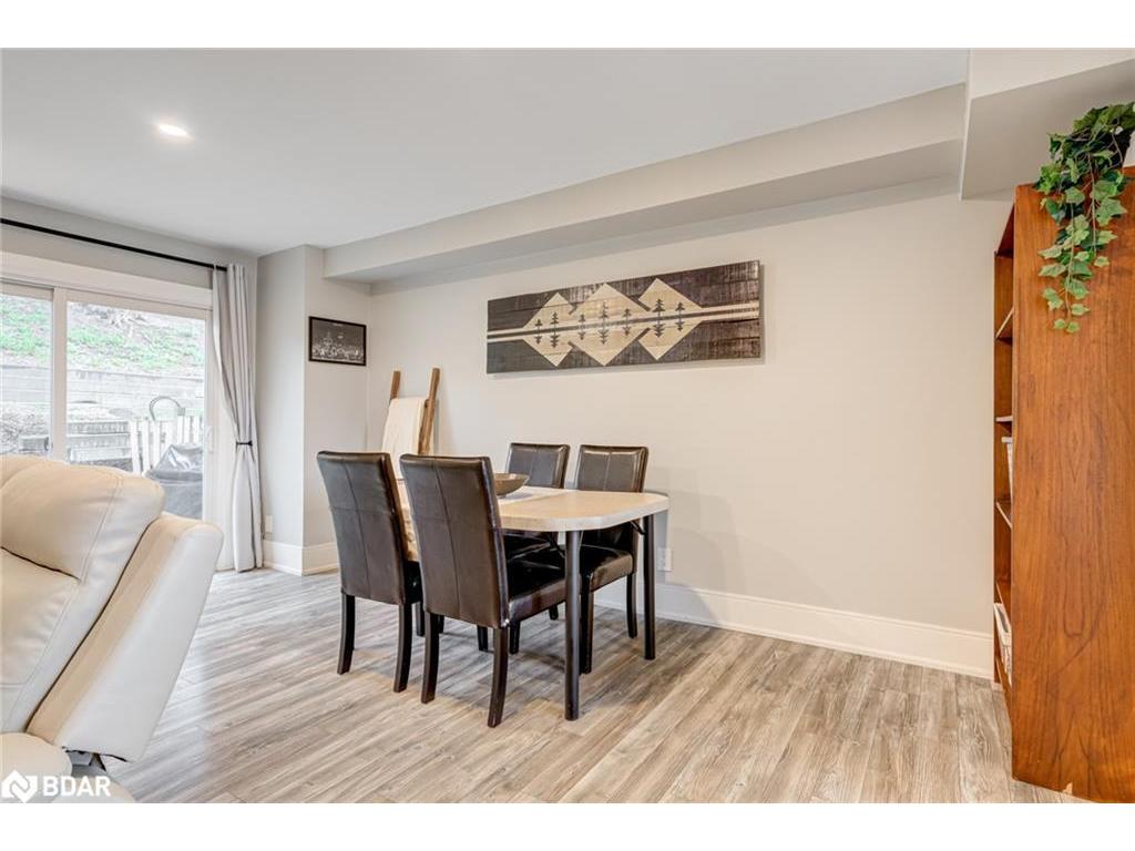 









135


Chalmers

Street, 21,
Cambridge,




ON
N1R 6M2

