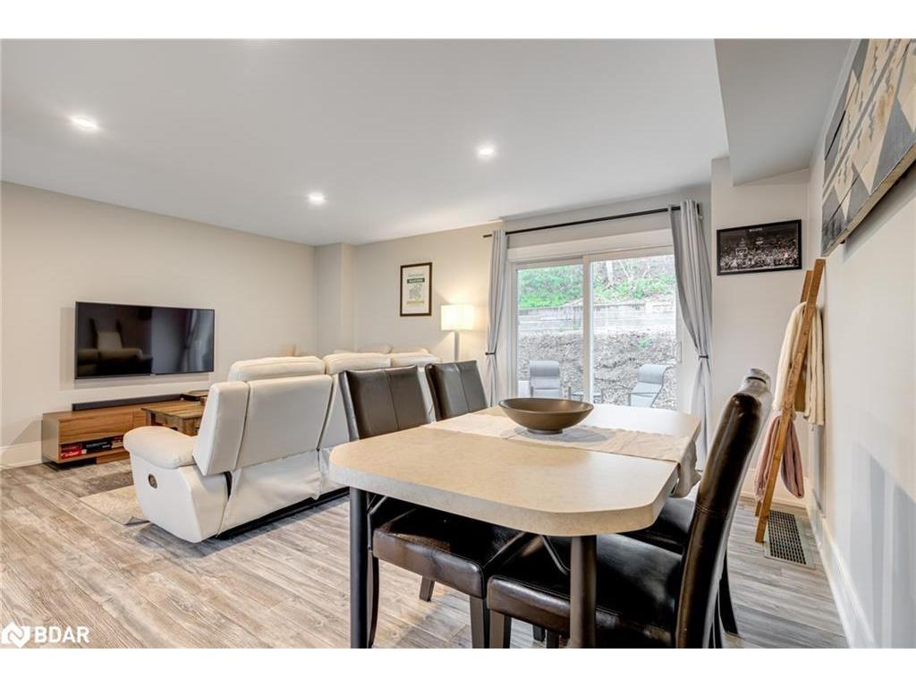 









135


Chalmers

Street, 21,
Cambridge,




ON
N1R 6M2

