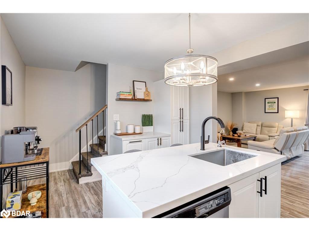 









135


Chalmers

Street, 21,
Cambridge,




ON
N1R 6M2

