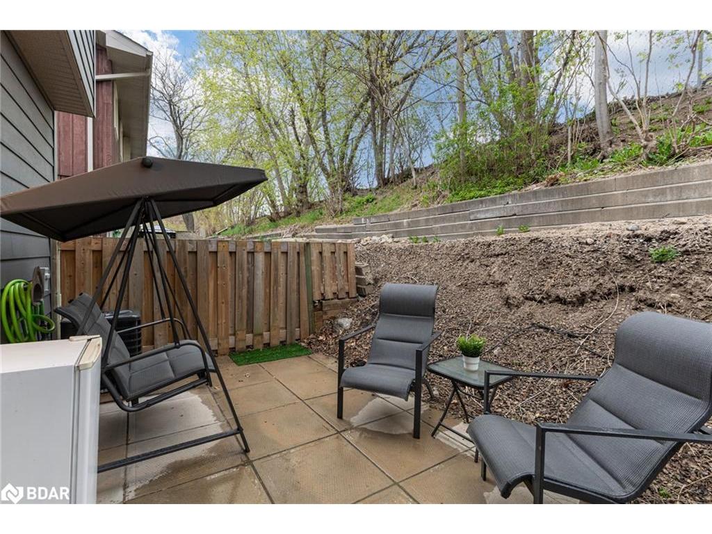 









135


Chalmers

Street, 21,
Cambridge,




ON
N1R 6M2

