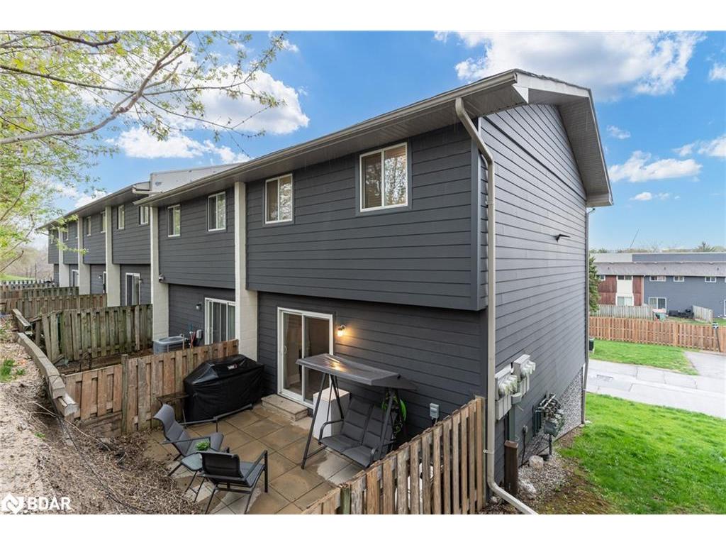 









135


Chalmers

Street, 21,
Cambridge,




ON
N1R 6M2

