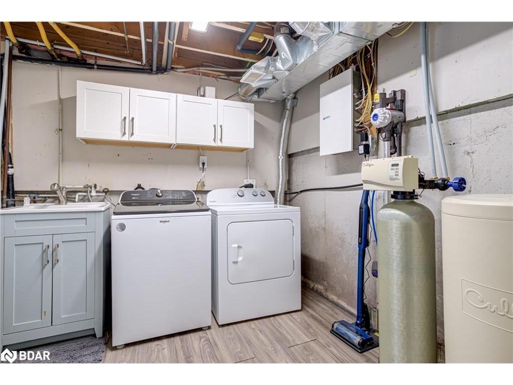 









135


Chalmers

Street, 21,
Cambridge,




ON
N1R 6M2


