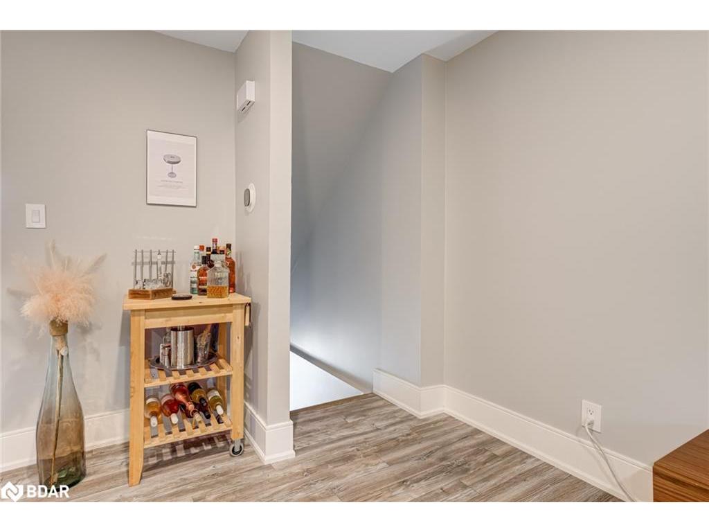 









135


Chalmers

Street, 21,
Cambridge,




ON
N1R 6M2

