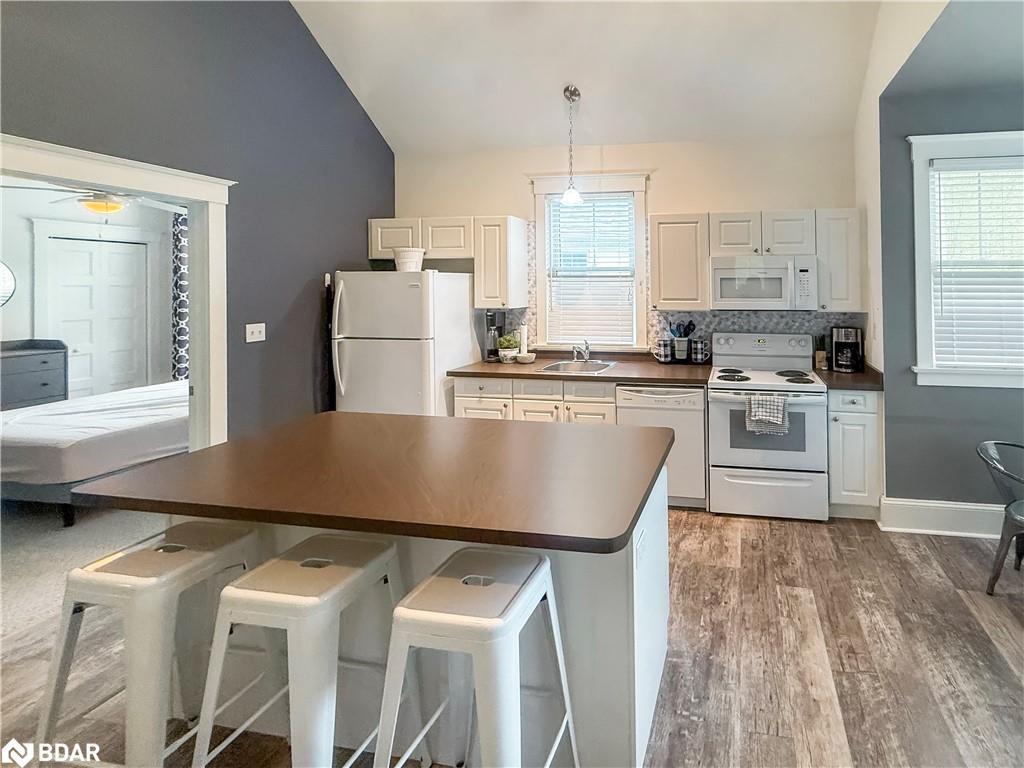 









32


Hollow Lane

Lane, 199,
Prince Edward County,




ON
K0K 1P0

