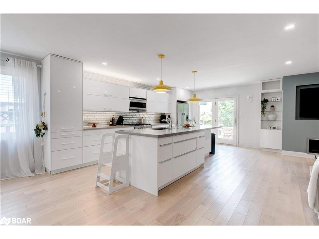 









2139


Marc

Lane,
Burlington,




ON
L7M 3P7

