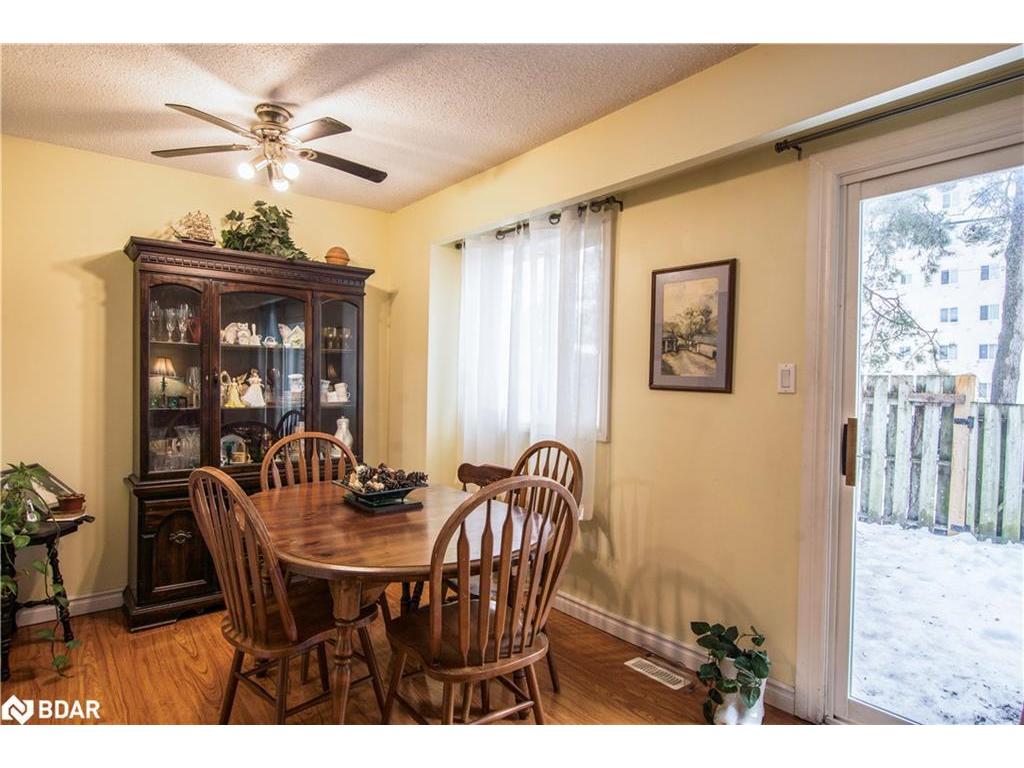 









261


Rose

Street, 4,
Barrie,




ON
L4M 2V3

