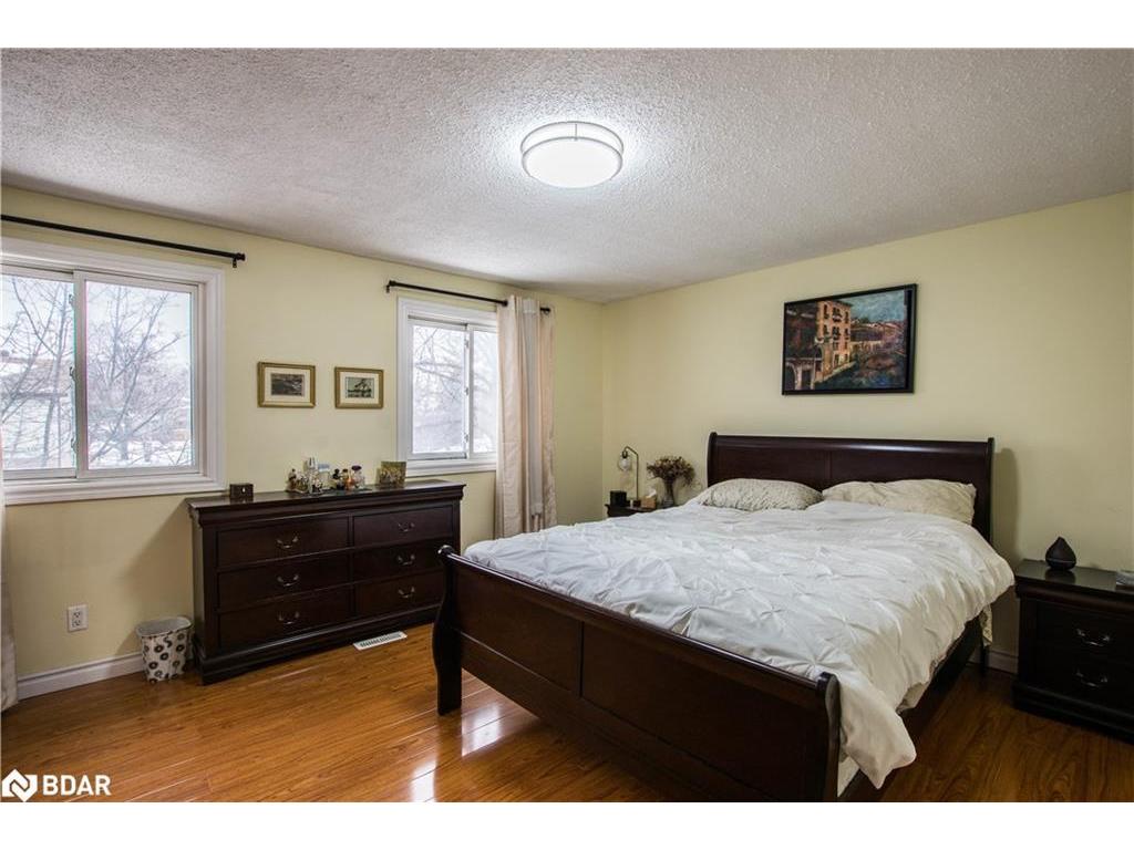 









261


Rose

Street, 4,
Barrie,




ON
L4M 2V3

