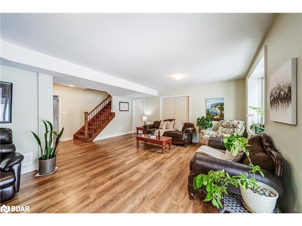









1716


Georgian Heights Boulevard

,
Waubaushene,




ON
L0K 2C0

