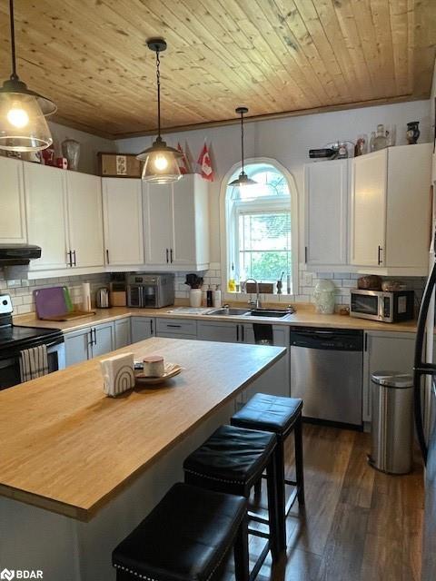 









7424


County Rd 91

Road,
Stayner,




ON
L0M 1S0


