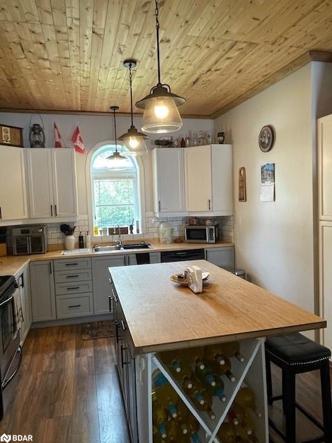









7424


County Rd 91

Road,
Stayner,




ON
L0M 1S0

