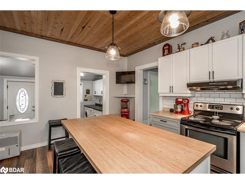 









7424


County Rd 91

Road,
Stayner,




ON
L0M 1S0


