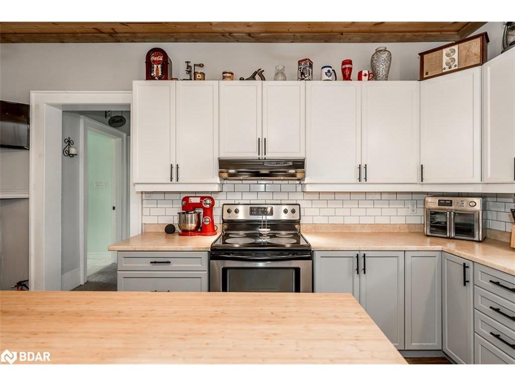 









7424


County Rd 91

Road,
Stayner,




ON
L0M 1S0

