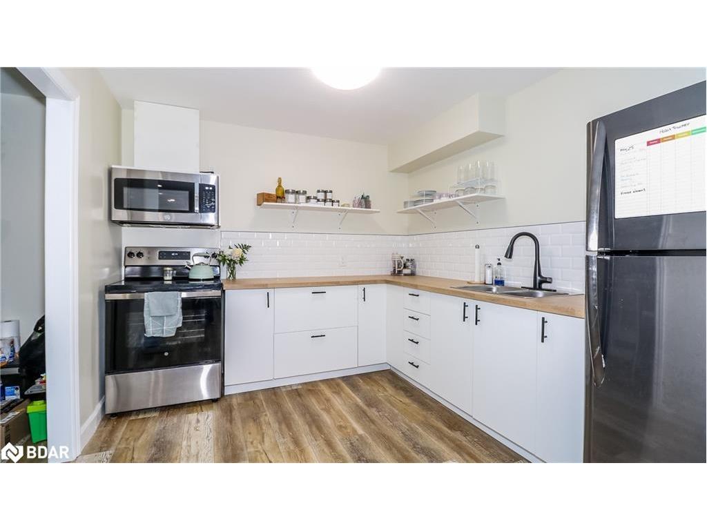 









1


Mariposa

Drive,
Orillia,




ON
L3V 7G6

