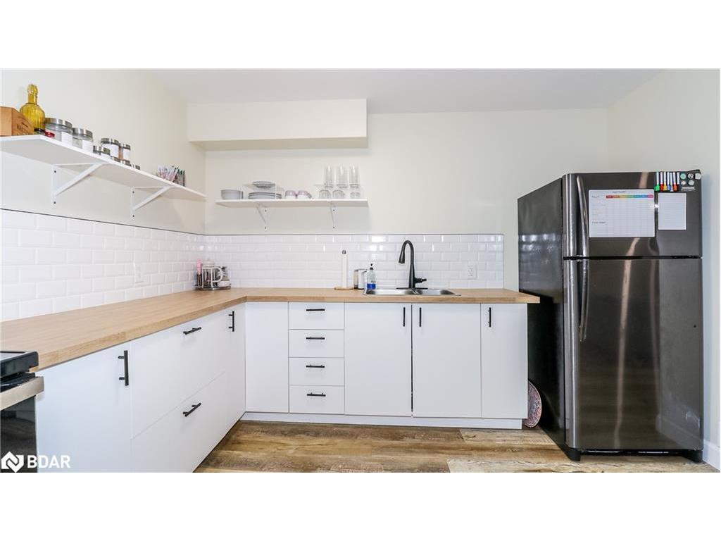 









1


Mariposa

Drive,
Orillia,




ON
L3V 7G6

