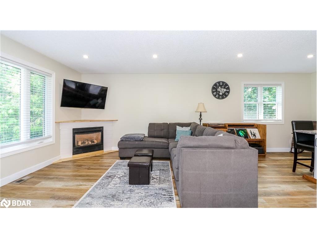 









1


Mariposa

Drive,
Orillia,




ON
L3V 7G6

