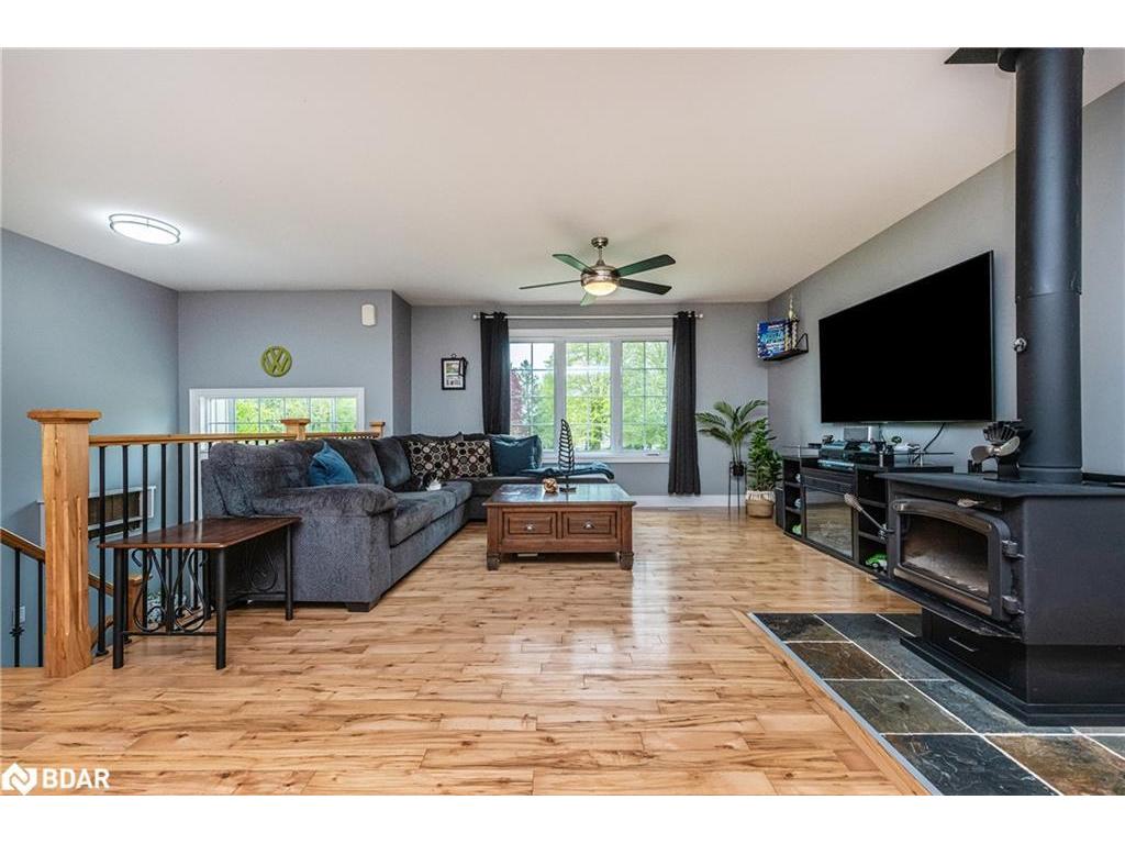 









402187


County Road 15

,
Grand Valley,




ON
L9W 3B5

