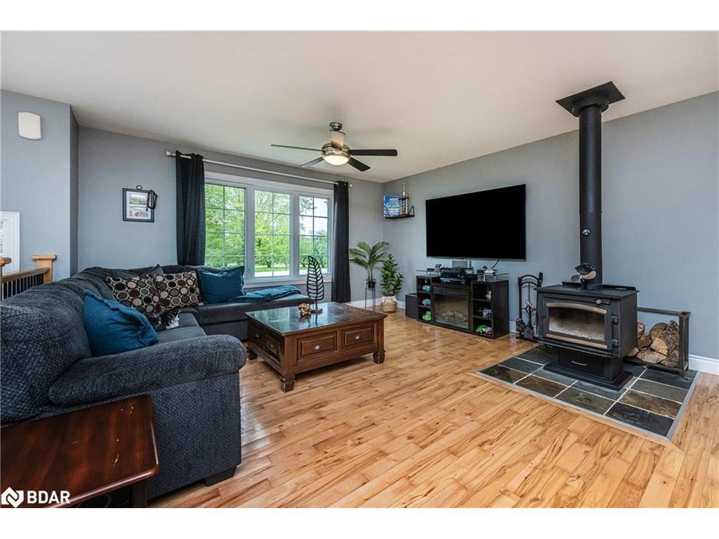 









402187


County Road 15

,
Grand Valley,




ON
L9W 3B5

